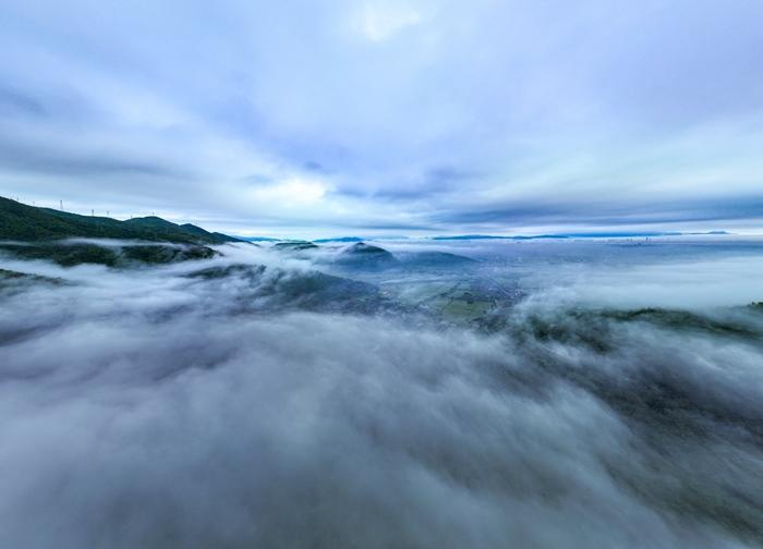 溫州雨后現(xiàn)平流霧景觀(guān)